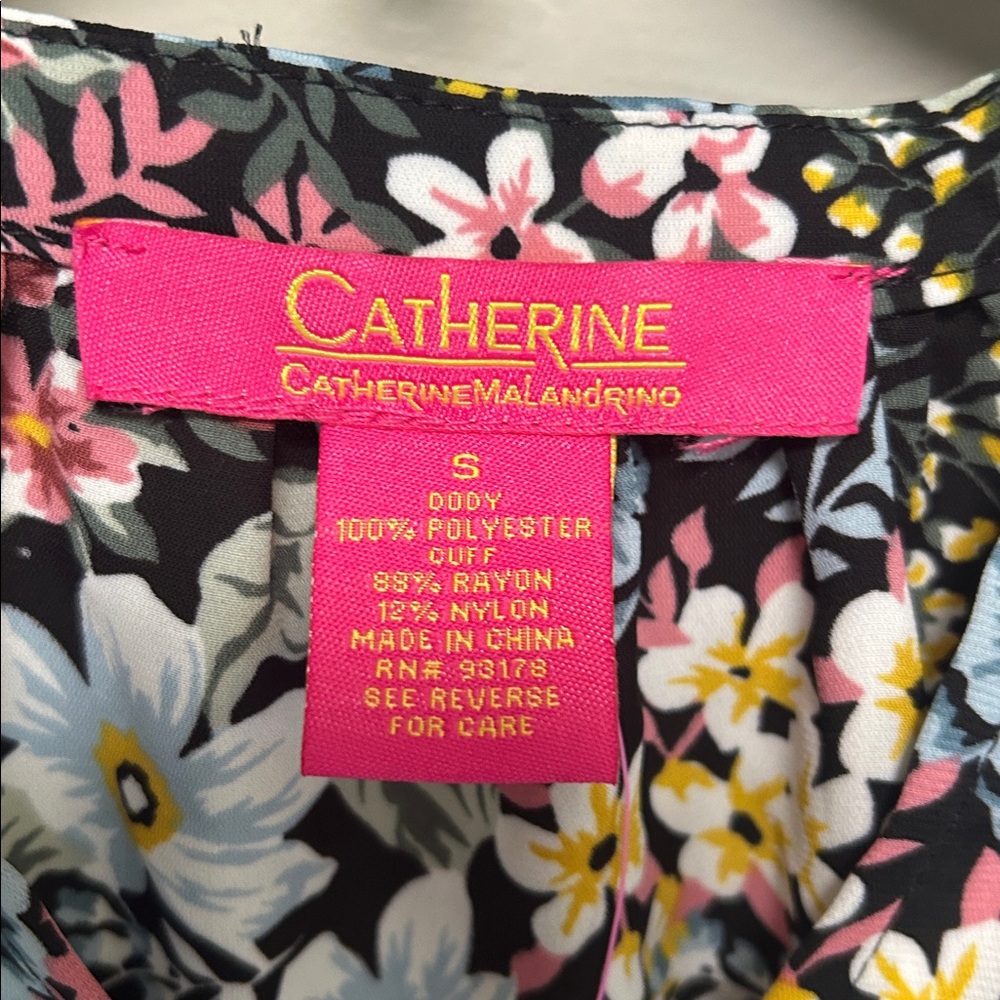$5 SALE! 🔥 Pretty Floral Top